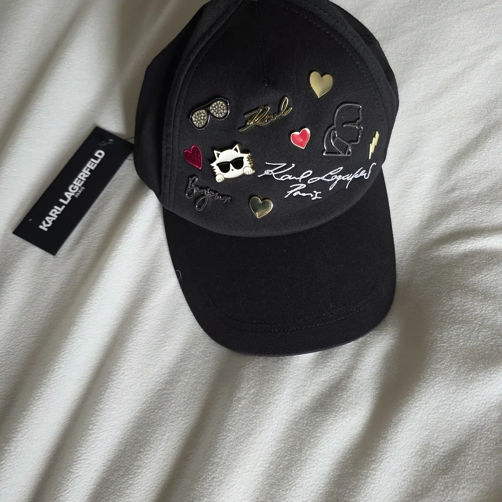 Karl Lagerfeld Hat NWT - Picture 1 of 4